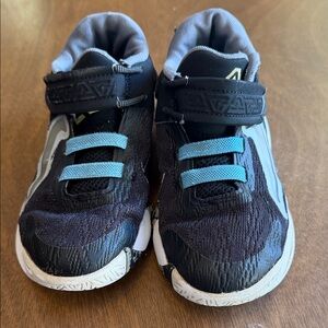 Nike Kids Black and Gray Sneakers